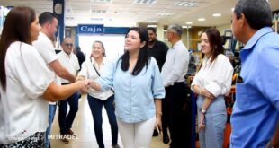 Ministra Muñoz promueve colaboración público-privada para reactivar la economía en Los Santos