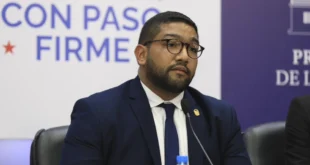 Desorden administrativo en el Ifarhu: Director denuncia deuda de 178 millones