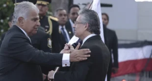 Mulino Encabeza Izada del Pabellón Nacional en los Actos del 3 de Noviembre