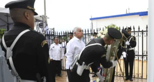 Panamá inicia sus festividades patrias con una romería en el Cementerio Amador