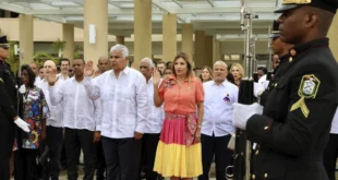 Presidente Mulino visita Colón para los desfiles patrios