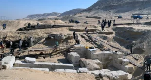 Descubren monumental tumba de un faraón desconocido en Egipto
