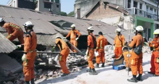 Más de 2.700 muertos en Myanmar tras devastador sismo mientras disminuyen las esperanzas de encontrar sobrevivientes