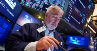 Wall Street cierra la semana con ganancias pese a la incertidumbre arancelaria
