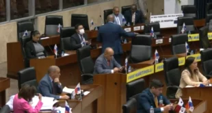 Asamblea Nacional de Panamá: Incertidumbre por Comisiones y Credenciales