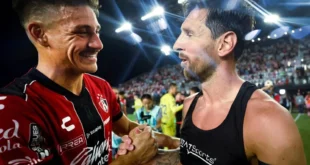 El cruce de palabras entre Messi y Cóccaro: Del grito en la cancha a las disculpas y el intercambio de camiseta