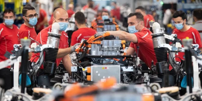 Porsche Anuncia Nuevo Plan de Recorte Ante Situación Económica Global "Grave"