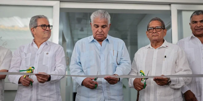 Presidente Mulino inaugura el nuevo Centro de Salud de Río Hato para beneficio de más de 17 mil coclesanos