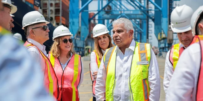 Presidente Mulino visita Manzanillo International Terminal en Colón