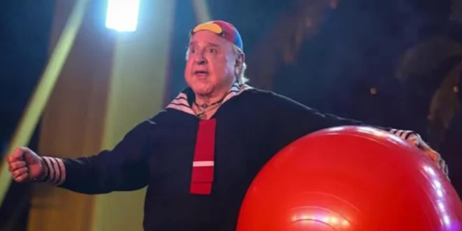 ¡Quico Vive! Carlos Villagrán (81) Revive a 'Quico' en Perú: Nostalgia y Debate