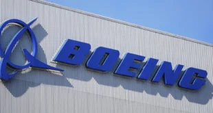 FAA multa a Boeing con 3,1 millones de dólares por violaciones de seguridad tras incidente en vuelo de Alaska Airlines
