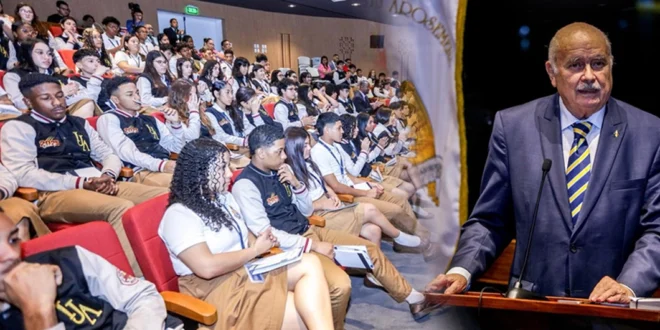 Jóvenes panameños se preparan para un futuro constitucional: Programa de Alfabetización en marcha