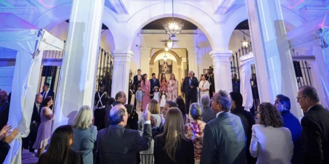 Luces de esperanza iluminan la Presidencia en la lucha contra el cáncer
