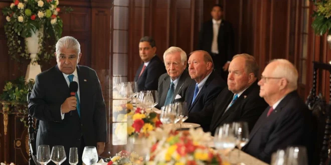 Presidente Mulino y Junta Asesora del Canal de Panamá Definen Estrategia para la Próxima Década