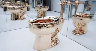 El Inodoro de Oro de Maurizio Cattelan Encuentra Nuevo Hogar en Ripley's