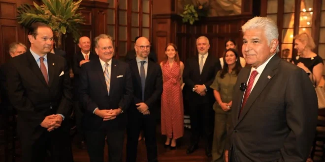 Panamá Lidera el Debate Regional por la Democracia con el Respaldo de Mulino a Foro Internacional