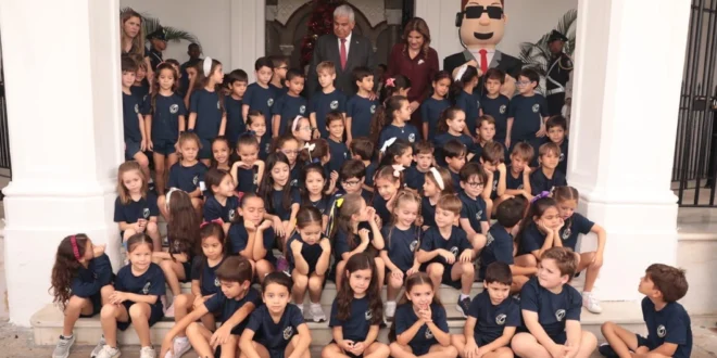 Presidente Mulino Abre Palacio a Niños: Un Día de Historia y Alegría en Panamá