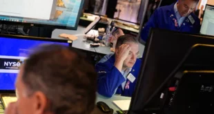 Bolsas Mundiales en Alerta: Criptomonedas Caen, Renta Fija se Desploma por Subida de Tipos en Japón