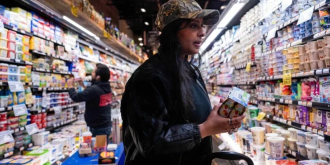 Interés en los grupos de ayuda mutua crece ante la incertidumbre política y económica