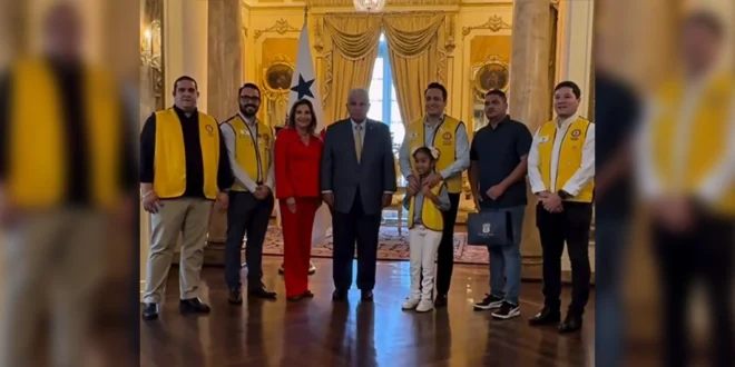 Presidente Mulino y Primera Dama Reciben a Elizabeth, Inspiración de la Teletón 20-30