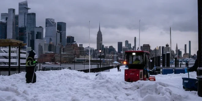 Tragedia blanca en EE. UU.: Tormenta invernal histórica deja 25 muertos y a miles sin electricidad