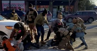 Trump califica de "muy triste" la muerte de manifestante en Mineápolis y respalda a su Secretaria de Seguridad