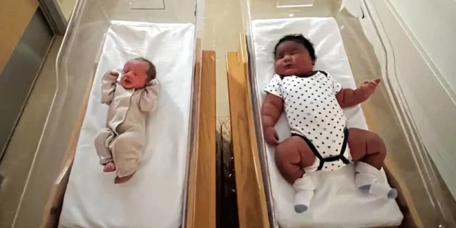 Recién nacido de tamaño récord en la unidad de maternidad del Centro Médico Cayuga