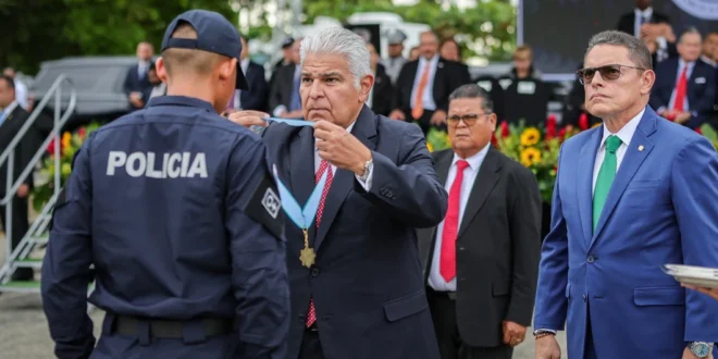 Fuerza Pública se fortalece: Presidente Mulino juramenta a 1,386 nuevos agentes y lanza dura crítica al "garantismo" judicial
