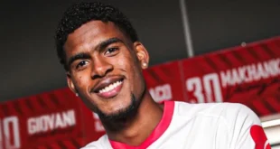 Giovany Herbert con la camiseta del FC Kryvbas de Ucrania