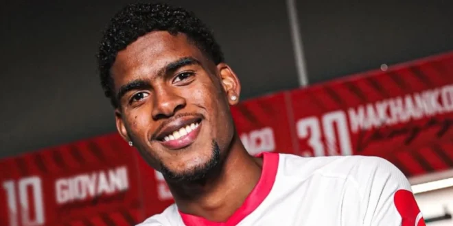 Giovany Herbert con la camiseta del FC Kryvbas de Ucrania