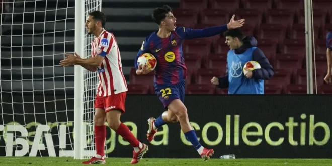 Jugadores del FC Barcelona celebrando un gol frente a la afición en el Spotify Camp Nou