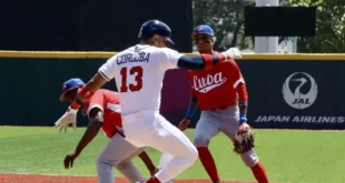 Partido de béisbol entre Panamá y Cuba en el Clásico Mundial 2026 en San Juan, Puerto Rico