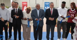 Presidente Mulino durante el corte de cinta del Centro de Alto Rendimiento Matador Tejada