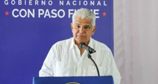 Presidente Mulino en la inauguración del Estadio Roberto Mariano Bula en Colón