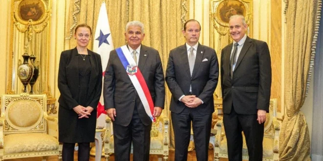 Presidente Mulino en ceremonia oficial de cartas credenciales en Panamá