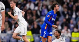 Jugadores del Real Madrid y Getafe durante el partido en el Santiago Bernabéu