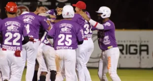 Jugadores de Coclé celebrando victoria en el Béisbol Mayor 2026