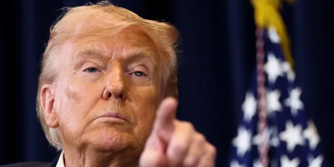 Donald Trump en mitin de campaña hablando sobre el conflicto militar en Irán