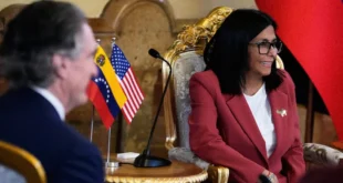 Reunión diplomática entre Delcy Rodríguez y representantes de Estados Unidos en el Palacio de Miraflores