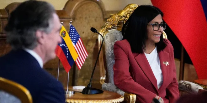 Reunión diplomática entre Delcy Rodríguez y representantes de Estados Unidos en el Palacio de Miraflores