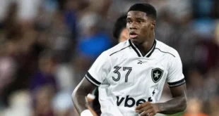 Kadir Barría en su debut con la camiseta del Botafogo en la Copa Sudamericana