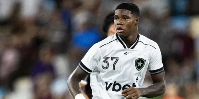 Kadir Barría en su debut con la camiseta del Botafogo en la Copa Sudamericana