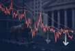 Gráfico financiero mostrando la caída de los índices bursátiles en Wall Street