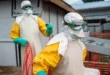 Personal sanitario trabajando en una zona de contención de Ébola en la provincia de Ituri