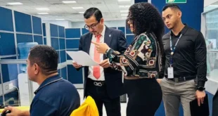 Procurador general de Panamá liderando inspección en el Registro Público por el caso Unachi