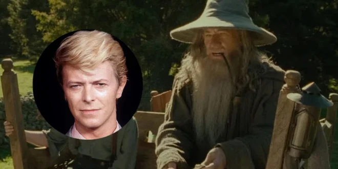 Ian McKellen caracterizado como Gandalf junto a una imagen de David Bowie