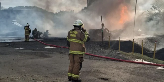 Investigación del incendio en el puente de las Américas