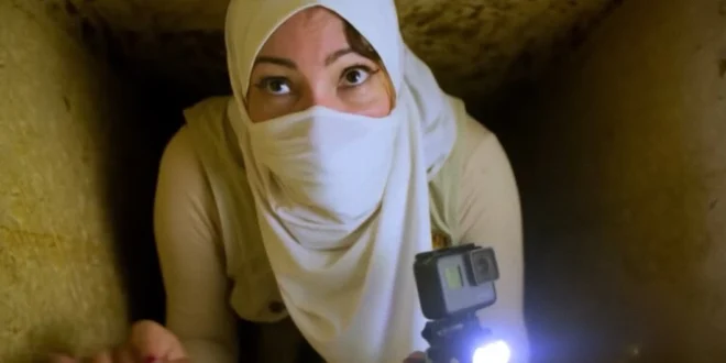 Kathleen Martínez trabajando en el yacimiento arqueológico de Taposiris Magna en Egipto