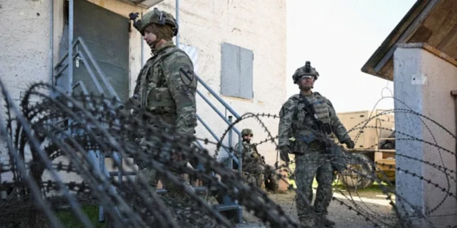 Soldados en instalaciones de entrenamiento en Hohenfels, Alemania