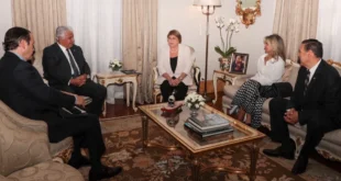 El Presidente Mulino reunido con Michelle Bachelet en el Palacio de las Garzas.